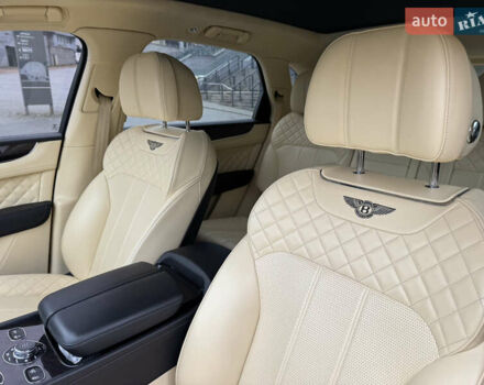 Бежевый Бентли Бентайга, объемом двигателя 5.95 л и пробегом 44 тыс. км за 119999 $, фото 12 на Automoto.ua