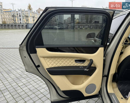 Бежевый Бентли Бентайга, объемом двигателя 5.95 л и пробегом 44 тыс. км за 119999 $, фото 20 на Automoto.ua