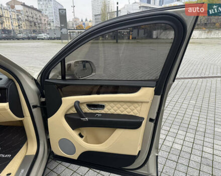 Бежевый Бентли Бентайга, объемом двигателя 5.95 л и пробегом 44 тыс. км за 119999 $, фото 26 на Automoto.ua