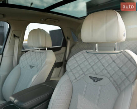 Бежевый Бентли Бентайга, объемом двигателя 4 л и пробегом 33 тыс. км за 215000 $, фото 34 на Automoto.ua