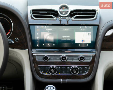 Бежевый Бентли Бентайга, объемом двигателя 4 л и пробегом 33 тыс. км за 215000 $, фото 26 на Automoto.ua
