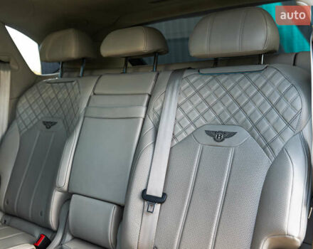 Бежевый Бентли Бентайга, объемом двигателя 4 л и пробегом 33 тыс. км за 215000 $, фото 38 на Automoto.ua