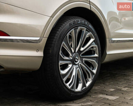 Бежевый Бентли Бентайга, объемом двигателя 4 л и пробегом 33 тыс. км за 215000 $, фото 18 на Automoto.ua