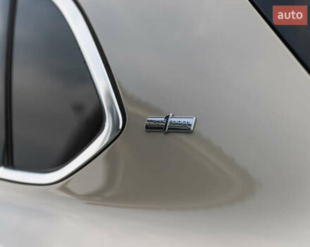 Бежевый Бентли Бентайга, объемом двигателя 4 л и пробегом 33 тыс. км за 215000 $, фото 10 на Automoto.ua