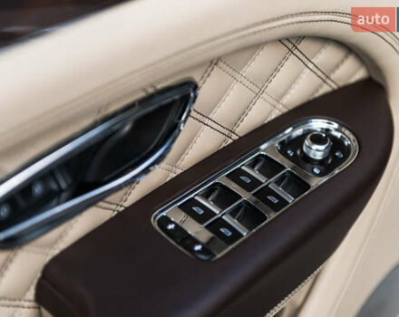 Бежевый Бентли Бентайга, объемом двигателя 4 л и пробегом 33 тыс. км за 215000 $, фото 33 на Automoto.ua