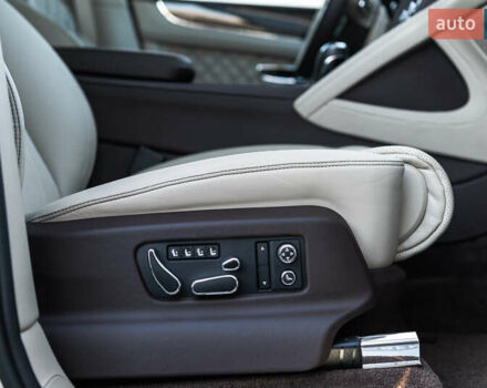 Бежевый Бентли Бентайга, объемом двигателя 4 л и пробегом 33 тыс. км за 215000 $, фото 44 на Automoto.ua