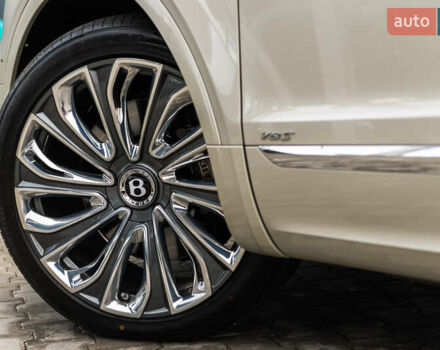 Бежевый Бентли Бентайга, объемом двигателя 4 л и пробегом 33 тыс. км за 215000 $, фото 8 на Automoto.ua