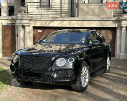 Черный Бентли Бентайга, объемом двигателя 5.95 л и пробегом 160 тыс. км за 89000 $, фото 4 на Automoto.ua