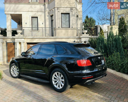 Черный Бентли Бентайга, объемом двигателя 5.95 л и пробегом 160 тыс. км за 89000 $, фото 20 на Automoto.ua