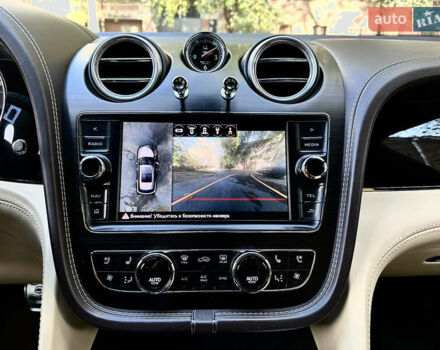 Черный Бентли Бентайга, объемом двигателя 5.95 л и пробегом 160 тыс. км за 89000 $, фото 34 на Automoto.ua