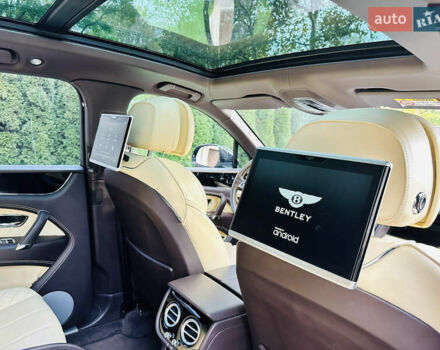Черный Бентли Бентайга, объемом двигателя 5.95 л и пробегом 160 тыс. км за 89000 $, фото 29 на Automoto.ua