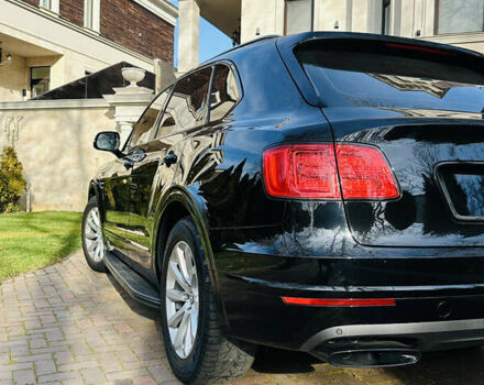 Черный Бентли Бентайга, объемом двигателя 5.95 л и пробегом 160 тыс. км за 89000 $, фото 22 на Automoto.ua