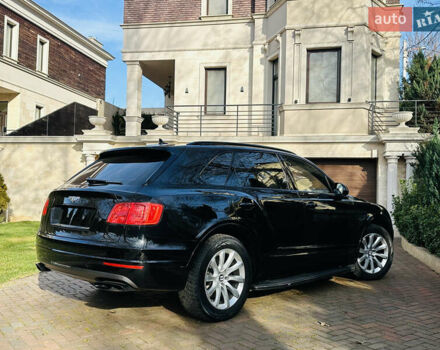 Черный Бентли Бентайга, объемом двигателя 5.95 л и пробегом 160 тыс. км за 89000 $, фото 17 на Automoto.ua