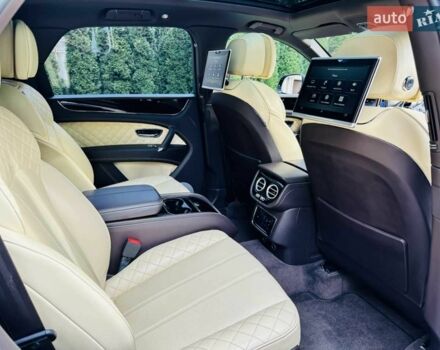 Черный Бентли Бентайга, объемом двигателя 6 л и пробегом 160 тыс. км за 87999 $, фото 13 на Automoto.ua