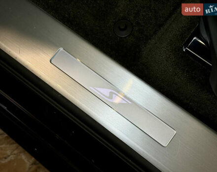 Чорний Бентлі Бентайга, об'ємом двигуна 4 л та пробігом 6 тис. км за 250000 $, фото 50 на Automoto.ua