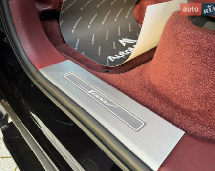 Черный Бентли Бентайга, объемом двигателя 5.95 л и пробегом 15 тыс. км за 220000 $, фото 34 на Automoto.ua