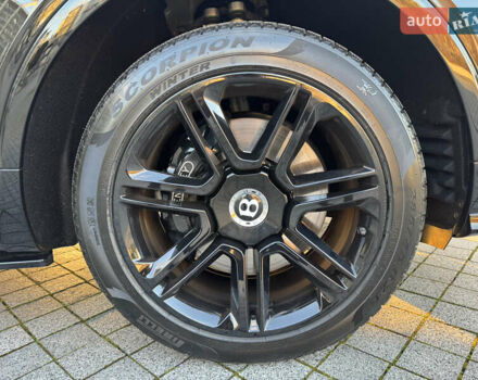 Черный Бентли Бентайга, объемом двигателя 5.95 л и пробегом 15 тыс. км за 220000 $, фото 8 на Automoto.ua