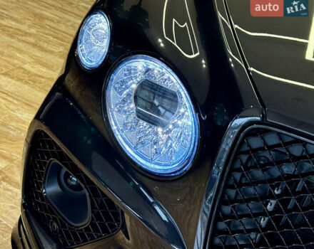 Чорний Бентлі Бентайга, об'ємом двигуна 4 л та пробігом 6 тис. км за 250000 $, фото 3 на Automoto.ua