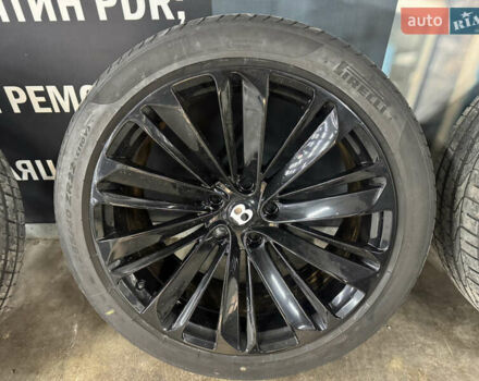 Черный Бентли Бентайга, объемом двигателя 5.95 л и пробегом 15 тыс. км за 220000 $, фото 54 на Automoto.ua