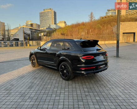 Черный Бентли Бентайга, объемом двигателя 5.95 л и пробегом 15 тыс. км за 220000 $, фото 4 на Automoto.ua