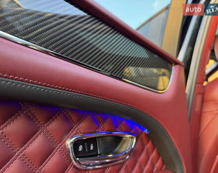 Черный Бентли Бентайга, объемом двигателя 5.95 л и пробегом 15 тыс. км за 220000 $, фото 33 на Automoto.ua