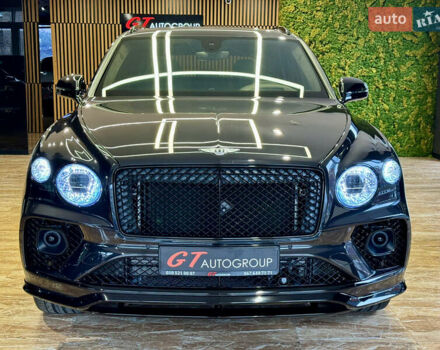 Чорний Бентлі Бентайга, об'ємом двигуна 4 л та пробігом 6 тис. км за 250000 $, фото 1 на Automoto.ua