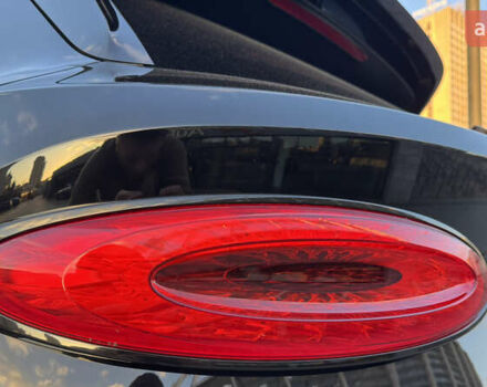 Черный Бентли Бентайга, объемом двигателя 5.95 л и пробегом 15 тыс. км за 220000 $, фото 12 на Automoto.ua