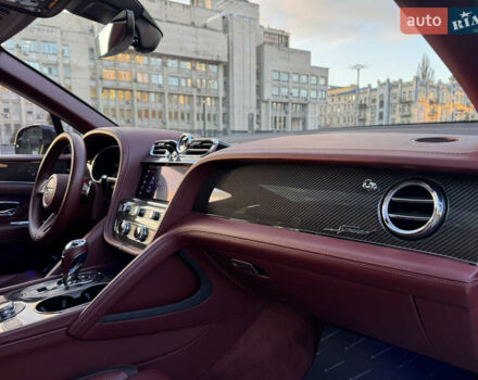 Черный Бентли Бентайга, объемом двигателя 5.95 л и пробегом 15 тыс. км за 220000 $, фото 45 на Automoto.ua