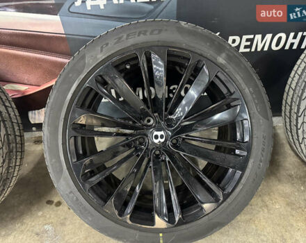 Черный Бентли Бентайга, объемом двигателя 5.95 л и пробегом 15 тыс. км за 220000 $, фото 55 на Automoto.ua