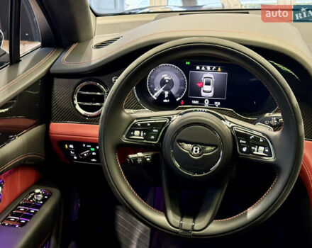 Чорний Бентлі Бентайга, об'ємом двигуна 4 л та пробігом 6 тис. км за 250000 $, фото 35 на Automoto.ua