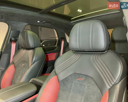 Чорний Бентлі Бентайга, об'ємом двигуна 4 л та пробігом 6 тис. км за 250000 $, фото 46 на Automoto.ua