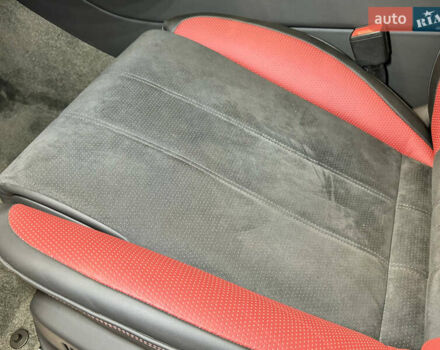 Чорний Бентлі Бентайга, об'ємом двигуна 4 л та пробігом 6 тис. км за 250000 $, фото 48 на Automoto.ua