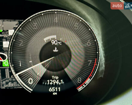 Чорний Бентлі Бентайга, об'ємом двигуна 4 л та пробігом 6 тис. км за 250000 $, фото 39 на Automoto.ua