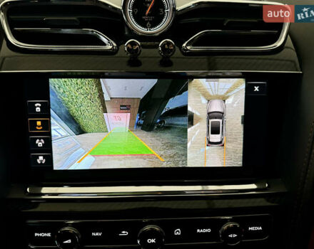 Чорний Бентлі Бентайга, об'ємом двигуна 4 л та пробігом 6 тис. км за 250000 $, фото 44 на Automoto.ua