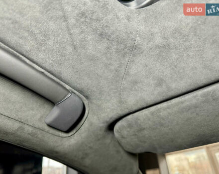 Чорний Бентлі Бентайга, об'ємом двигуна 4 л та пробігом 6 тис. км за 250000 $, фото 51 на Automoto.ua