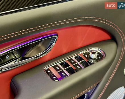 Чорний Бентлі Бентайга, об'ємом двигуна 4 л та пробігом 6 тис. км за 250000 $, фото 27 на Automoto.ua