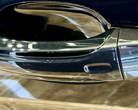 Чорний Бентлі Бентайга, об'ємом двигуна 4 л та пробігом 6 тис. км за 250000 $, фото 11 на Automoto.ua