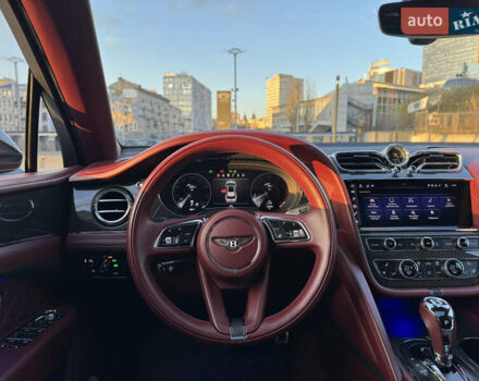 Черный Бентли Бентайга, объемом двигателя 5.95 л и пробегом 15 тыс. км за 220000 $, фото 29 на Automoto.ua