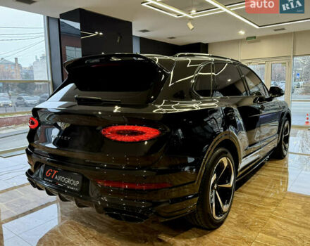 Чорний Бентлі Бентайга, об'ємом двигуна 4 л та пробігом 6 тис. км за 250000 $, фото 20 на Automoto.ua