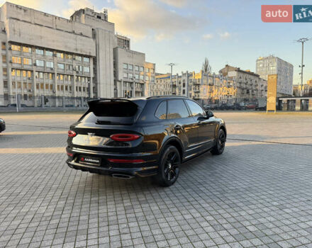 Черный Бентли Бентайга, объемом двигателя 5.95 л и пробегом 15 тыс. км за 220000 $, фото 6 на Automoto.ua