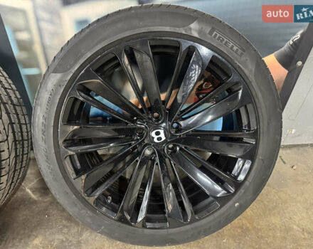 Черный Бентли Бентайга, объемом двигателя 5.95 л и пробегом 15 тыс. км за 220000 $, фото 53 на Automoto.ua