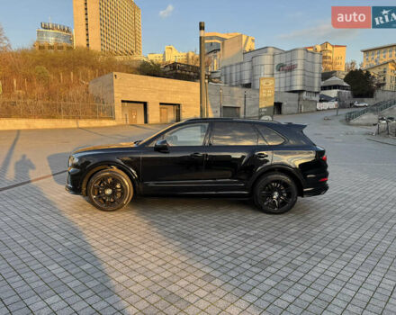 Черный Бентли Бентайга, объемом двигателя 5.95 л и пробегом 15 тыс. км за 220000 $, фото 3 на Automoto.ua