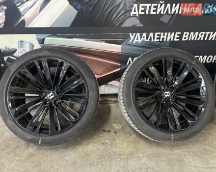Черный Бентли Бентайга, объемом двигателя 5.95 л и пробегом 15 тыс. км за 220000 $, фото 51 на Automoto.ua