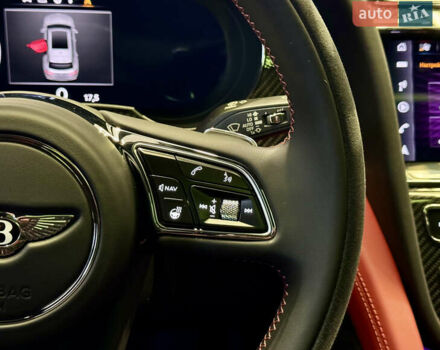 Чорний Бентлі Бентайга, об'ємом двигуна 4 л та пробігом 6 тис. км за 250000 $, фото 41 на Automoto.ua