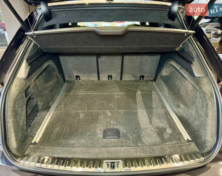 Чорний Бентлі Бентайга, об'ємом двигуна 4 л та пробігом 6 тис. км за 250000 $, фото 59 на Automoto.ua