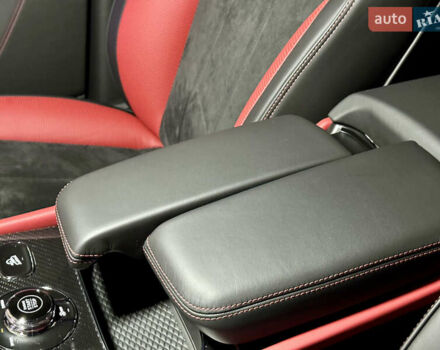 Чорний Бентлі Бентайга, об'ємом двигуна 4 л та пробігом 6 тис. км за 250000 $, фото 47 на Automoto.ua