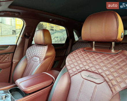 Черный Бентли Бентайга, объемом двигателя 5.95 л и пробегом 15 тыс. км за 220000 $, фото 19 на Automoto.ua