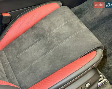 Чорний Бентлі Бентайга, об'ємом двигуна 4 л та пробігом 6 тис. км за 250000 $, фото 74 на Automoto.ua