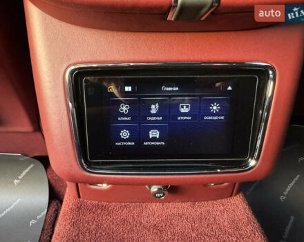 Черный Бентли Бентайга, объемом двигателя 5.95 л и пробегом 15 тыс. км за 220000 $, фото 39 на Automoto.ua