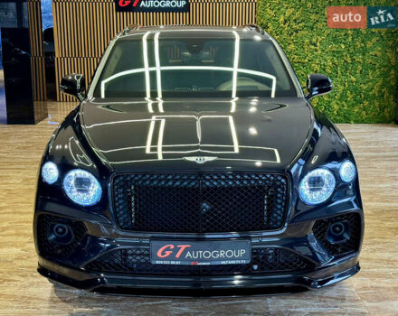 Черный Бентли Бентайга, объемом двигателя 4 л и пробегом 6 тыс. км за 250000 $, фото 1 на Automoto.ua